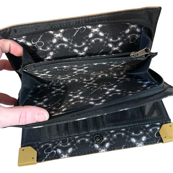 Jessica Simpson Wallet - Picture 4 of 4